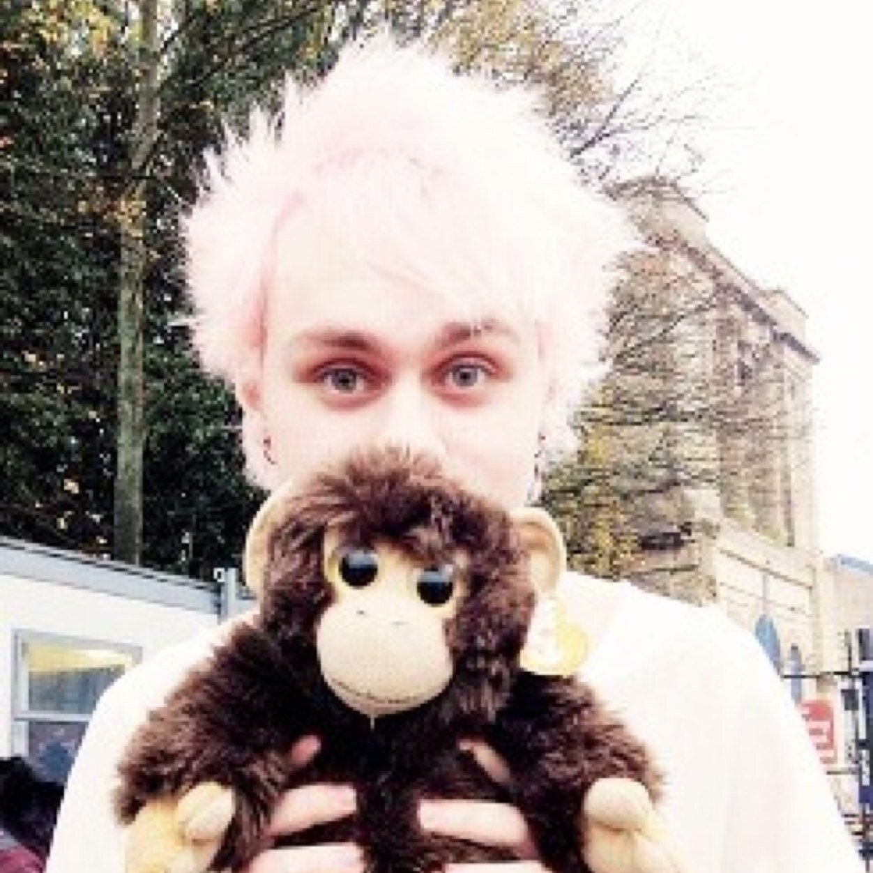 I love you so much and that's why i gave you a free follow. Follow @MalumsPlanetX