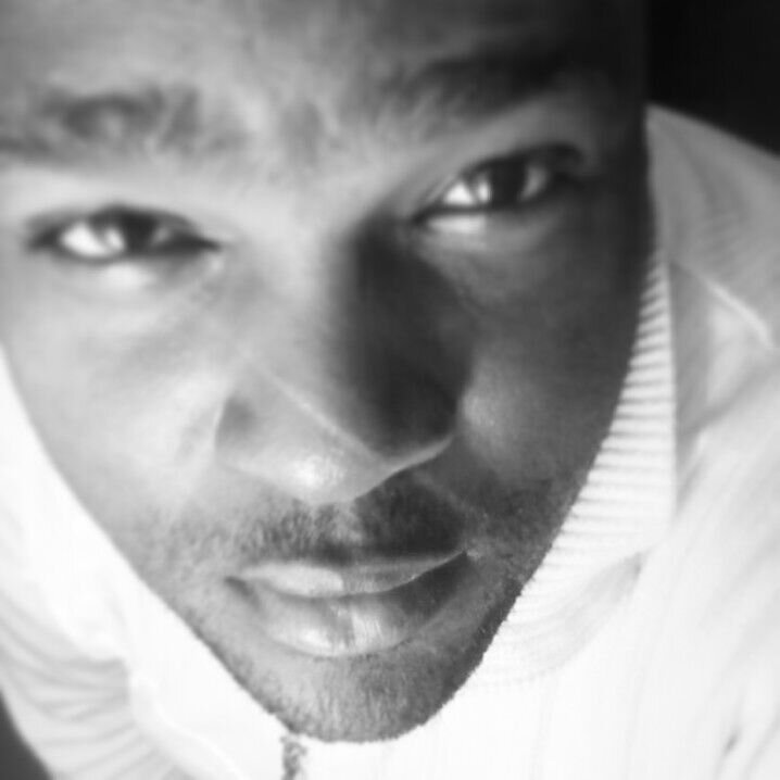 CRIZ.....REAL,DIVERTIDO,BAILADOR,LLENO DE METAS Y CON HAMBRE DE SUPERACION!...THIS IS ME!....REAL,FUN,DANCER, AND FULL OF GOALS.....
