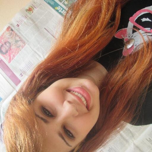 O negocio é ir atrás da felicidade.
Por que ninguém vai trazer ela pra você.