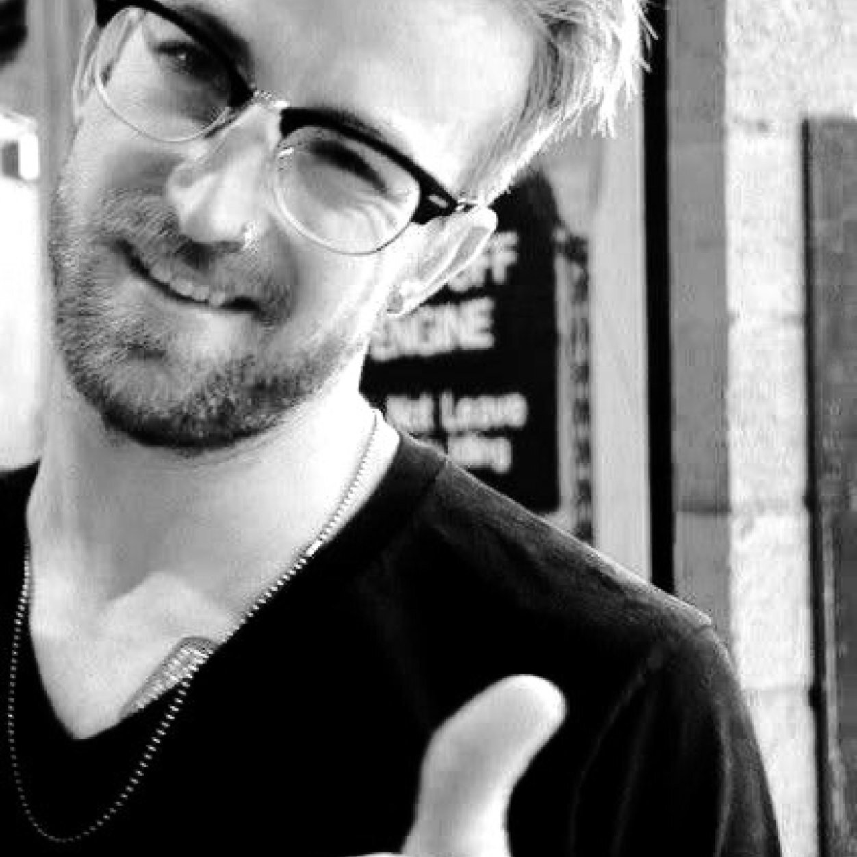 Pictures and updates of Jeremy Davis! Owned by - @cuteyork @hashtonsauce