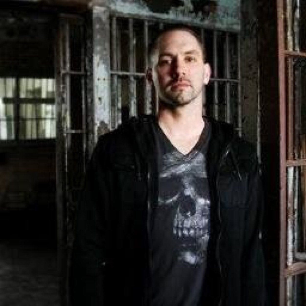 SergeantM_TWD's profile picture. Grant Roosevelt at your serves. I was a Master Sergeant. @PrisonWatch_TWD Is my brother and @Liz_James_TWD is my niece their my only famiy now ||TWDRP||