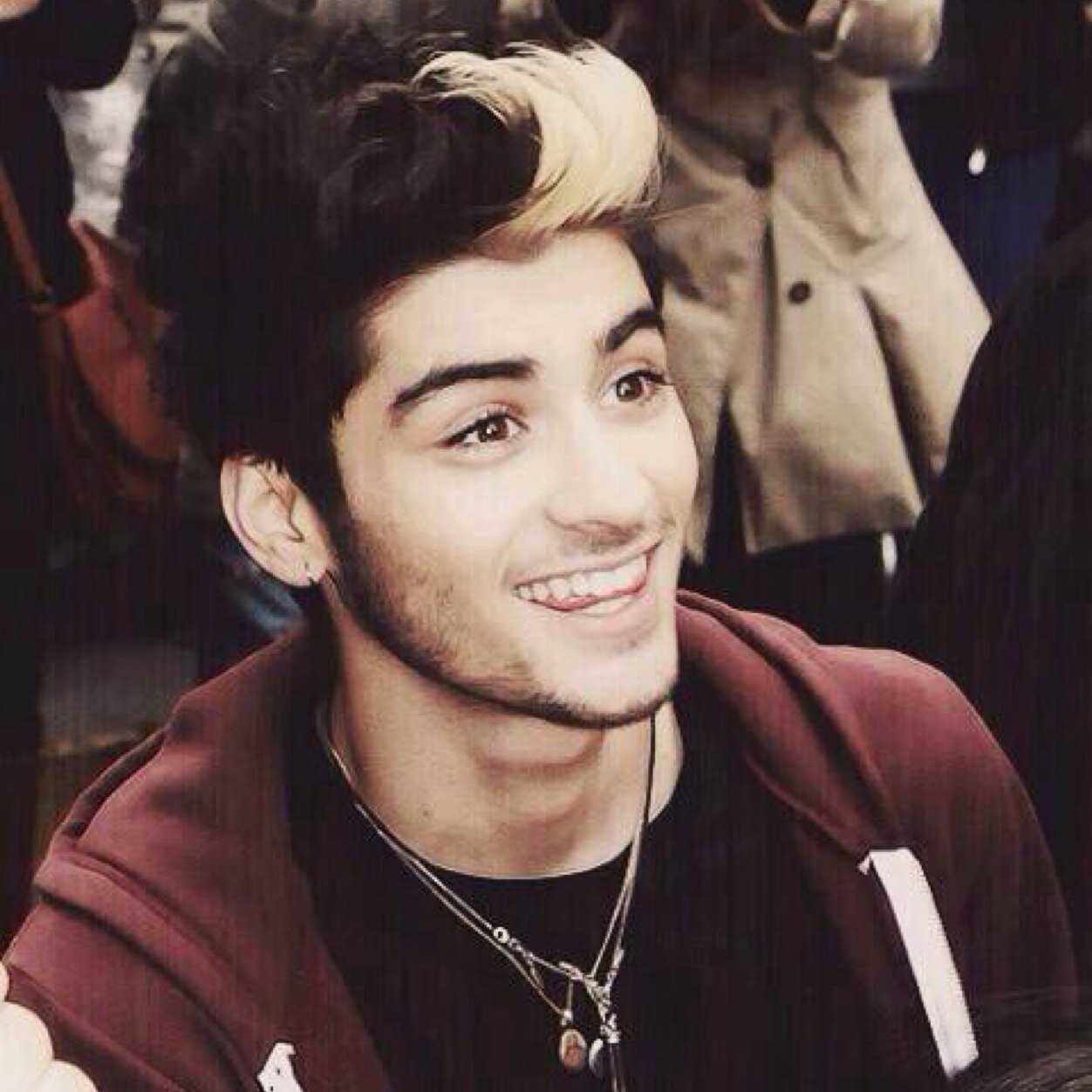 shanexcyrus's profile picture. ask for a follow back on @raybanzouis