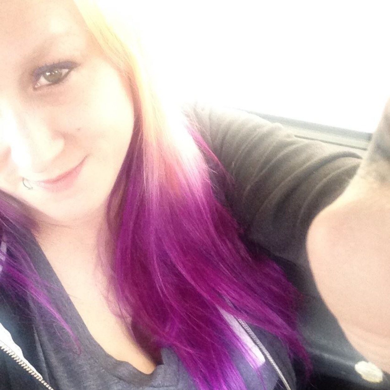 Love my family,I love Trent Reznor,TECH N9NE,caskey,rittz&Johnny Depp..love music,movies,I have tats&piercings,wanna know more just ask