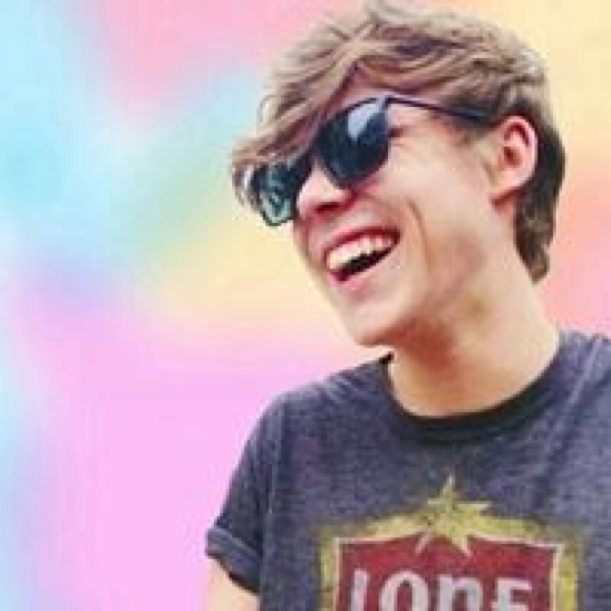 5soslolo's profile picture. RETWEET THE TWEET IN THE LINK EVERYONE DESERVES TO MEET 5SOS