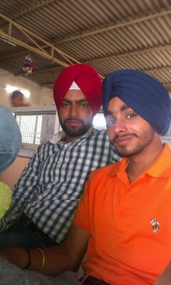 funny guy , love to make frds n playing cricket