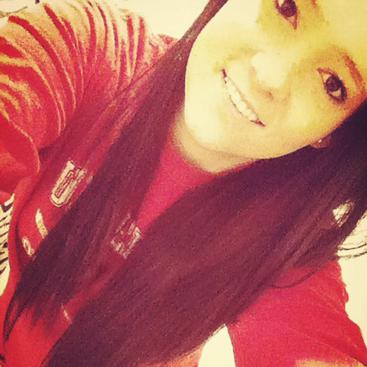 Short. Lil thick ', fun loving. Conceited,& Convinced. ' , Mother to a beautiful little girl.' Single.