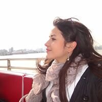 EstefyVelezR's profile picture. 