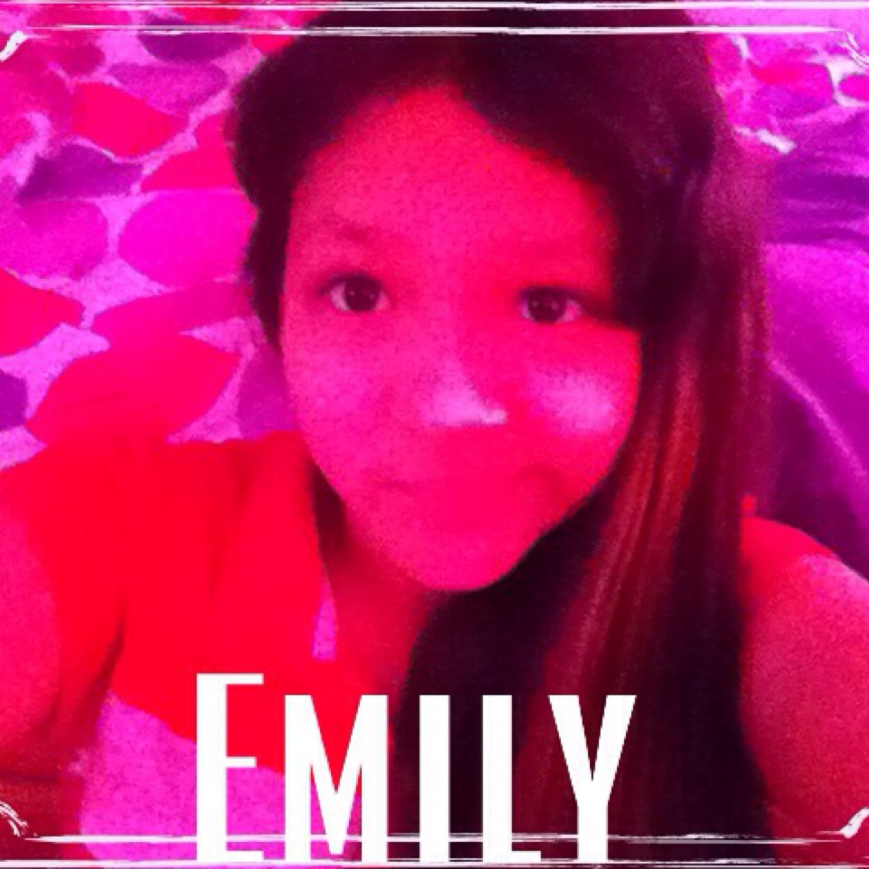 pinaemily26's profile picture. 