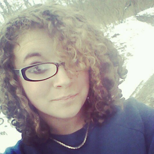 Music is my Life, 13, Single as a Pringle, Im living for the little moments and what are my dreams; u should too :)