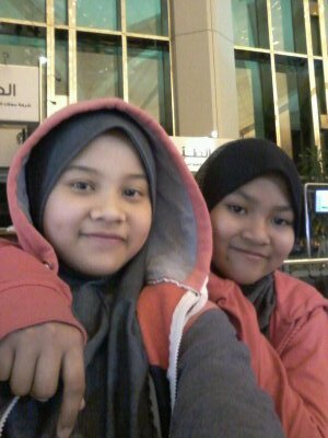 a girl..12 years old..love to chat..love hamster..