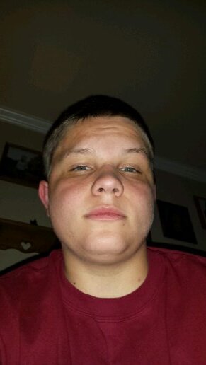 Nickcouch34's profile picture. That's a bright fucking light lol