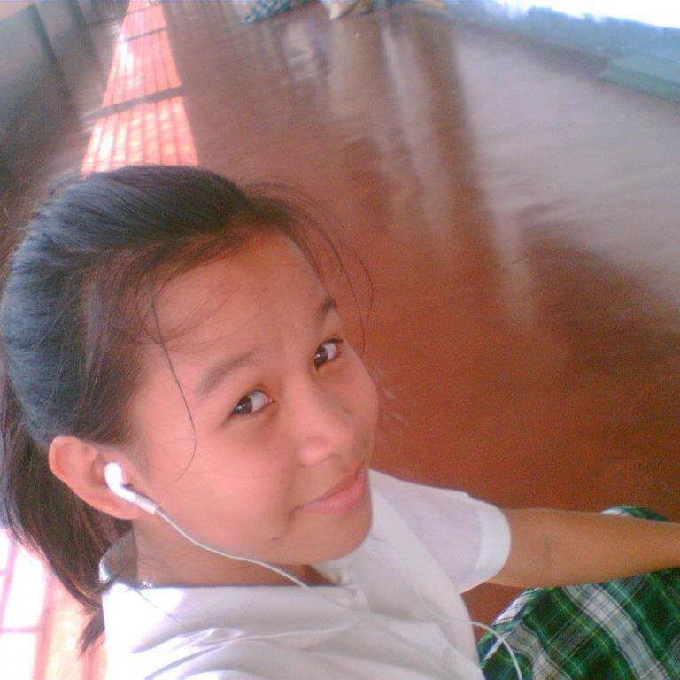 Never let the sadness of your past and the fear of your future ruin the happiness of your present.
