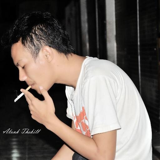 Hidup untuk mencari kebahagian dan membuat orang bahagia bersamaku.#Be Are Thekill As All Style#