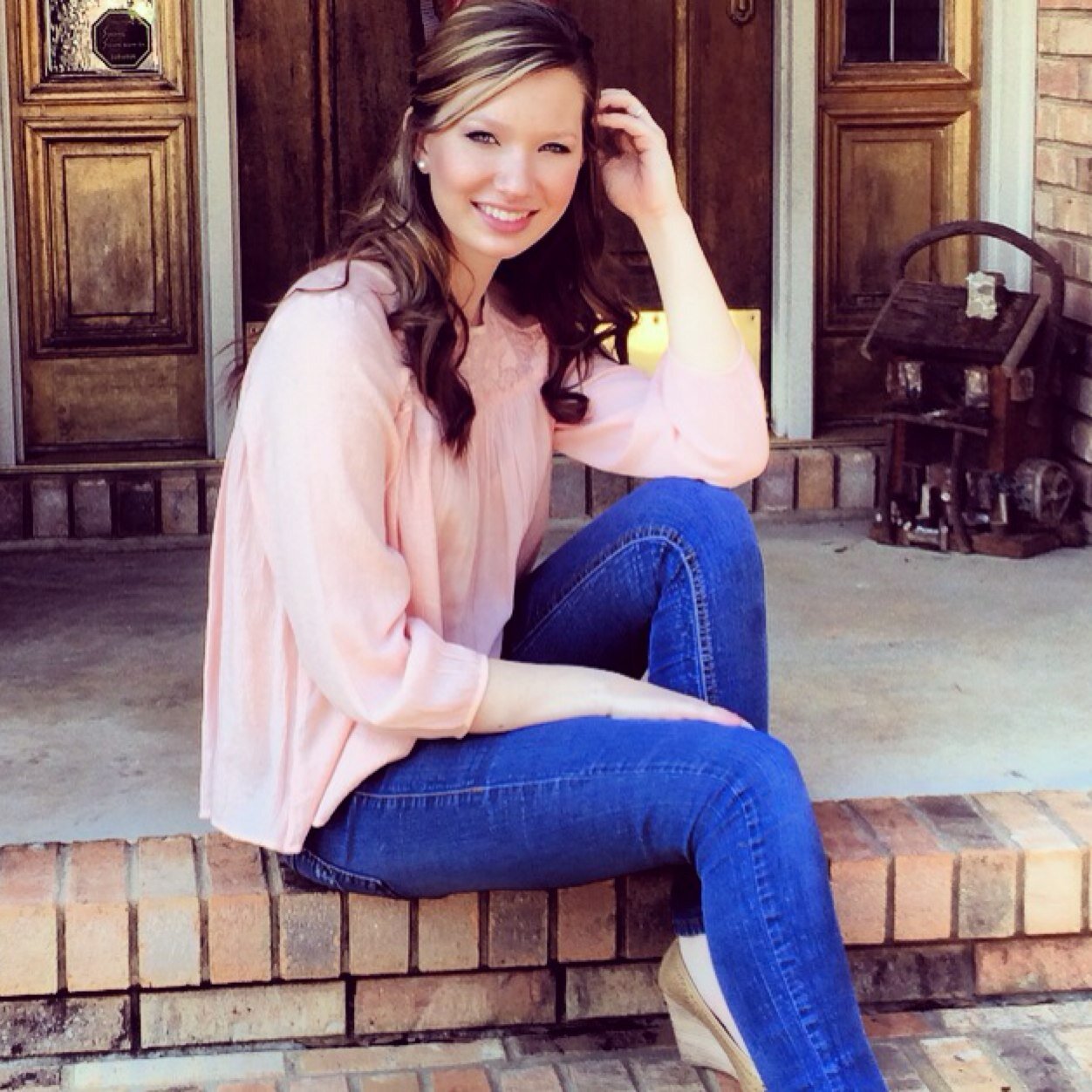 *Ally's the name; twitters the game(; 

*I can do all things through Christ who strengthens me Philippians 4:13