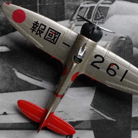 塗装済み1/144大戦機と1/2000、1/1250艦船模型を組んでいます。最近は現用機種 にも興味あり。