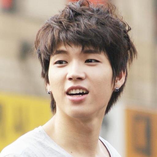 นัม อูฮยอนบอทครับ just bot not real หนุ่มน่ารักที่ผลิตหัวใจทั่วราชอาณาจักร (real : @wowwh) #ห้อย