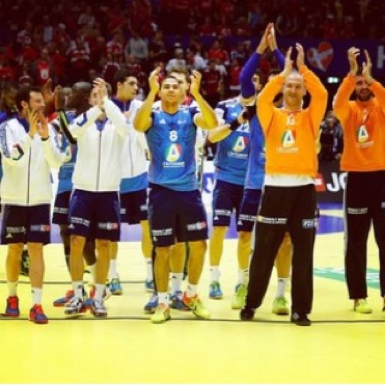 handbal is super maar voetbal ook als je voor roda jc bent ben je stoer #rjc #noav #handbal #fledderus
