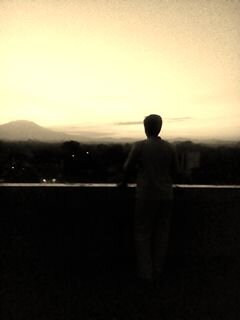 riotz_grows's profile picture. Don't look just from the grammar | Lek lanang iku ngomong langsung #sikap | nindhya's