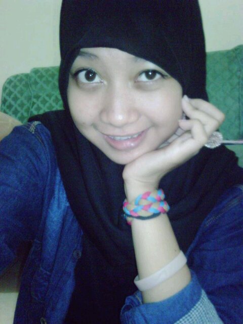 chaa_cheche's profile picture. || I love allah  rosulullah and mom:* father:* and myBig familly forever (ʃƪ´⌣`) || SMK N 2 kediri || pin : 2178A5B6