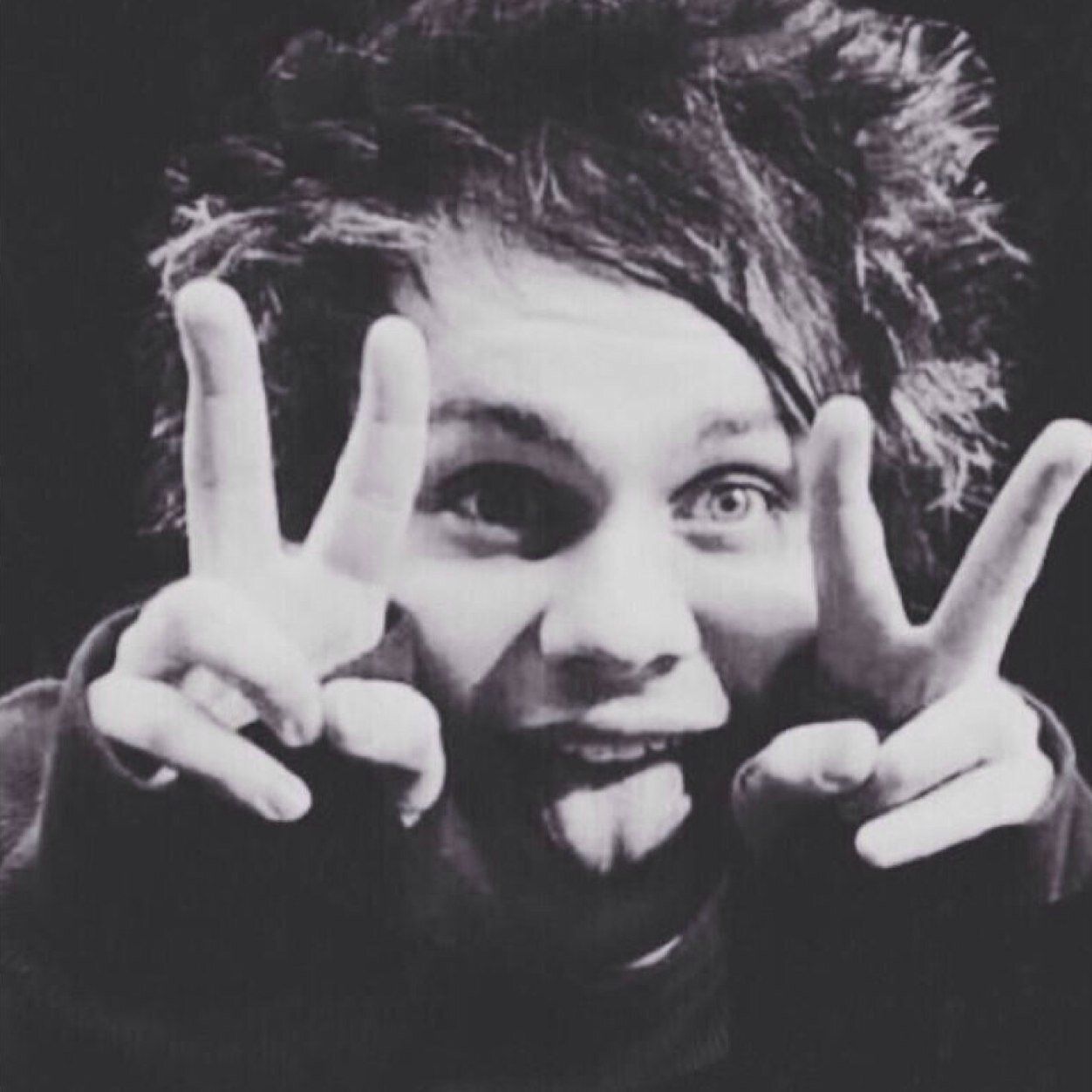 go follow @ashpornirwin or lose this follow :-)