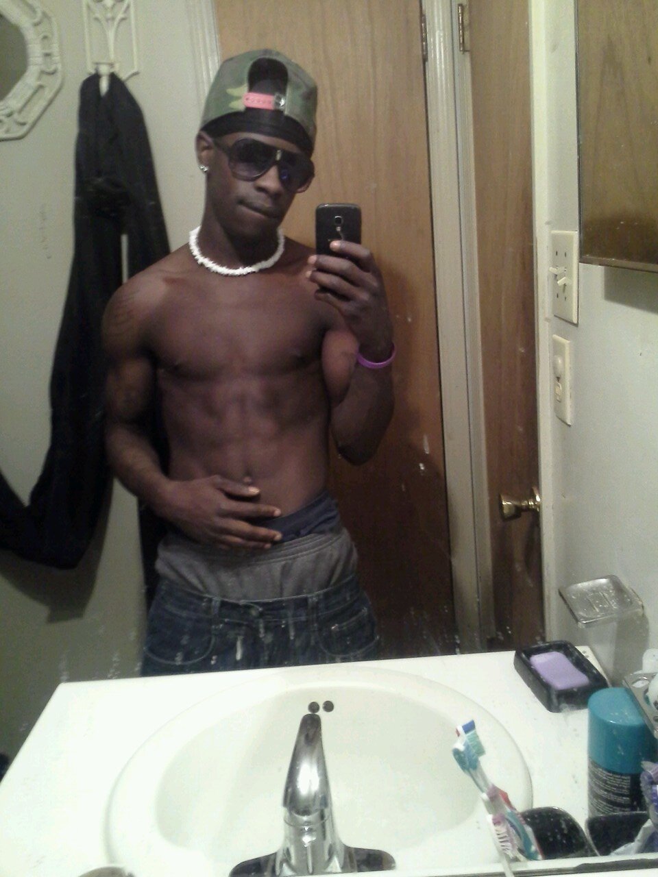 Da_Stickup_Kid's profile picture. IM JUX A YOUNG NIGGA HUSLTING!!!! #TeamDarkskin #TeamGetMoney #TeamMoneyOvaEverythang #TeamBluntBlowing #TeamAries #teamfollowback #TeamHTC