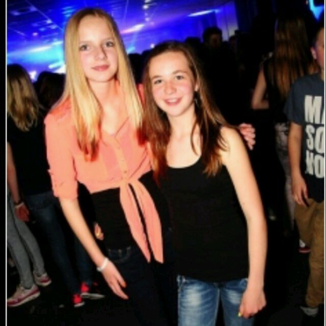 12 jaar~ ~ blondhaar ~ groep 8 ~ iloveyouu ~ follow me! ~  Xxjes