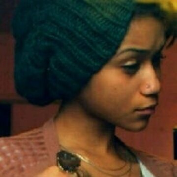 215563I_'s profile picture. كُلما إزدادَ حُبك بشَخص ، إزدادت حيرَتُك فِيہ