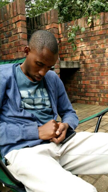 Bezarlee's profile picture. 