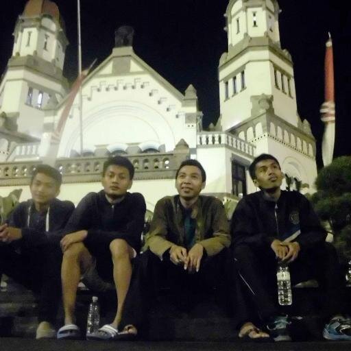 Saatnya berinspirasi u/ mengubah sgalanya. . Satu hal yg gk boleh terlupa, Keep Smile
_________----- ^_^ -----__________