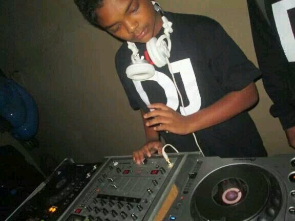 DJMeeloSA's profile picture. Radio and Club DJ.