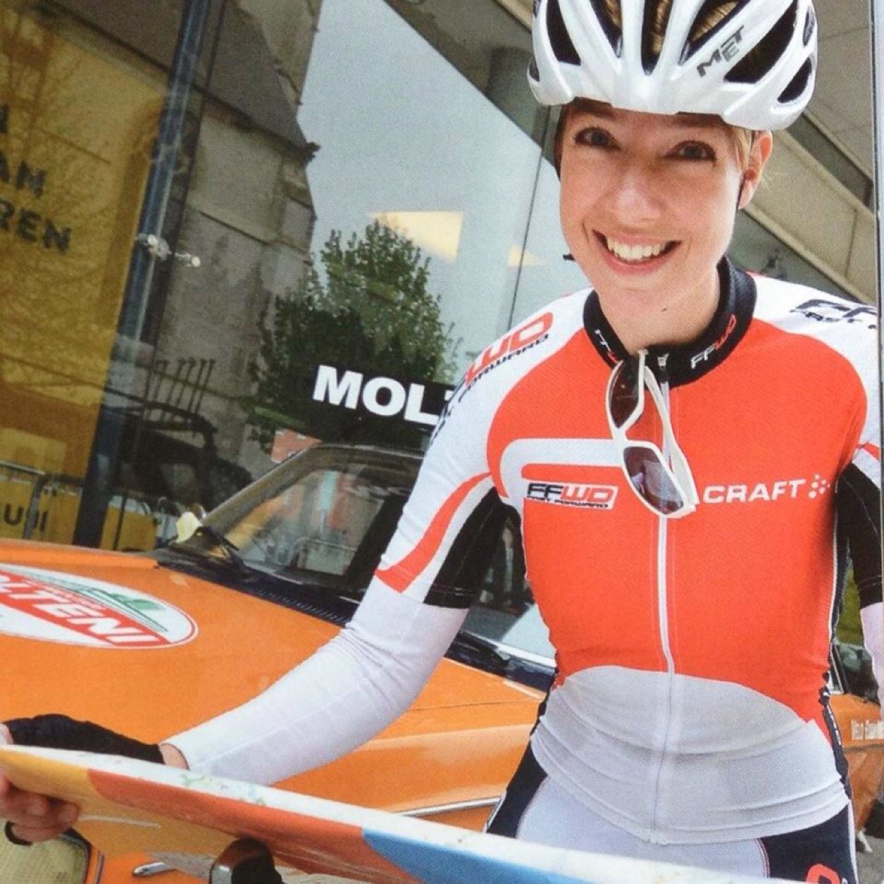 Heimwee naar de heuvels | laatbloeier | comeback girl | stukjesschrijver | https://t.co/WTZkbPHTeG | bolus bie de koffie | Rivellameisje | Luctor et Emergo