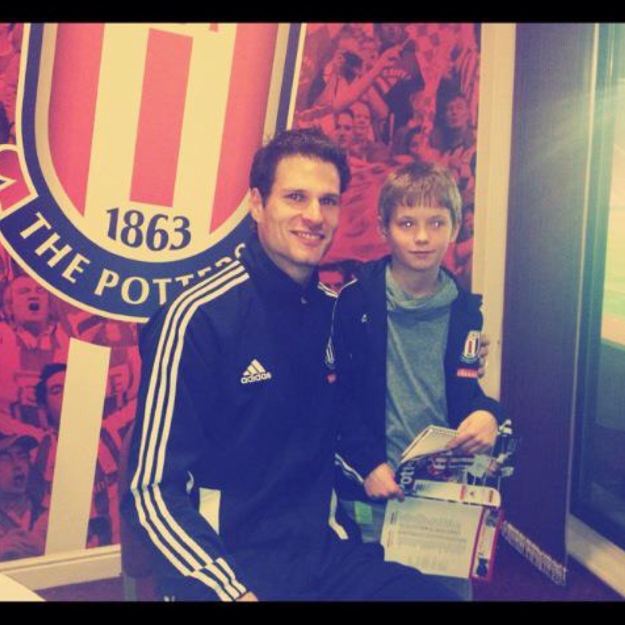 tommychell's profile picture. 