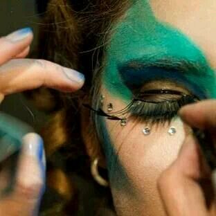 Maquillaje, estilismo, fotografía, escaparatismo, body art y todo lo k tnga k ver con darle color, luz y forma a la vida.. con tus propias manos.