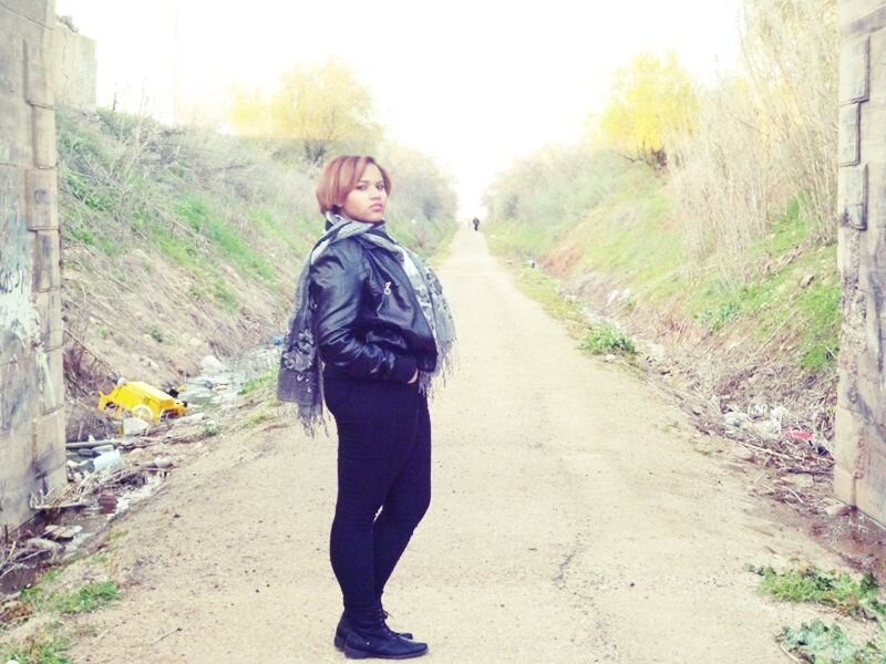 I like singing, dancing, watch movies and I'm a perfect coreoghaper...
I love so much the SHOES and HATS! :)