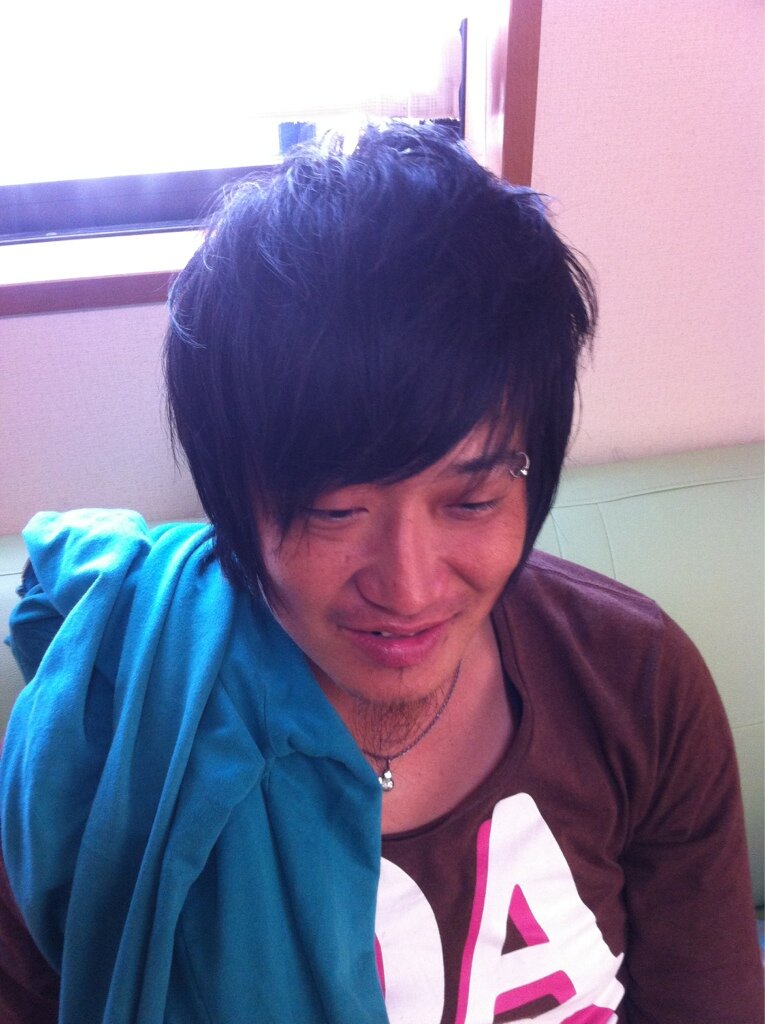 とりあえずﾊﾟﾝﾂ見せてくれたら懐きます(*´∀｀)ﾉ
死にもの狂いで未来を変えてやる。好きだから許すじゃなく好きだからこそ許せなかった。
t-aceにはまってます。
