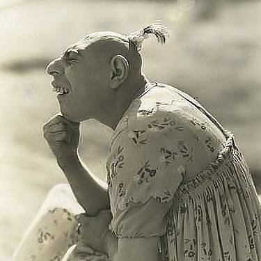 staraya_kalocha's profile picture. Не проектирую мосты, ненавижу суши,  за Спартак пусть другие болеют, никого не воспитываю и не люблю, когда воспитывают меня.