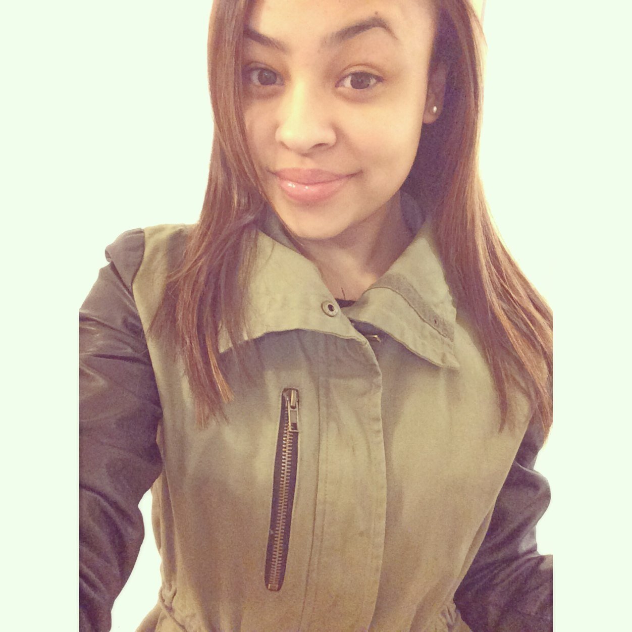 Rosaliematos_'s profile picture. employed , educated independent & blessed