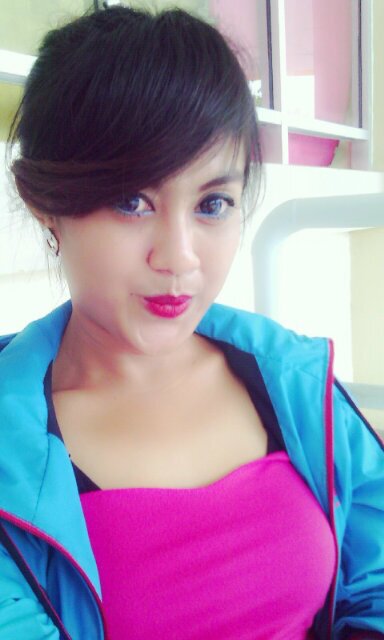 yanti_i's profile picture. 