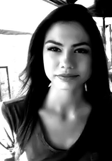 dans etmeyi,müzik dinlemeyi,yazı yazmayı,tiyatroya gitmeyi seviyorum. ileride oyuncu olmak istiyorum