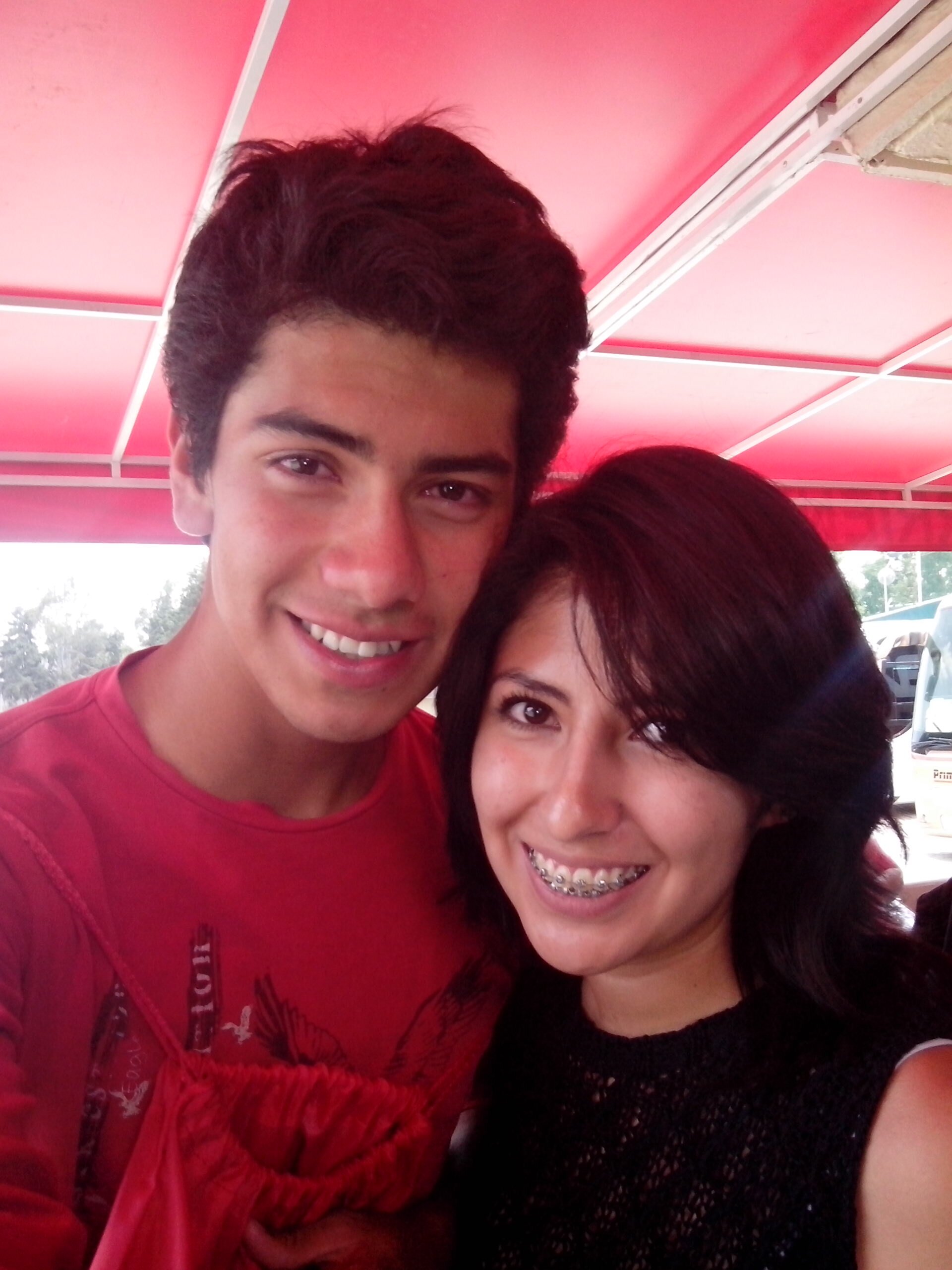 A veces lo que esperas nunca llega, pero lo inesperado es lo que te cambia la vida. :3
