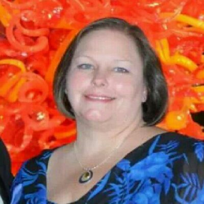 Profile Picture of Kim Hobbs West (@khobbswest) on Twitter
