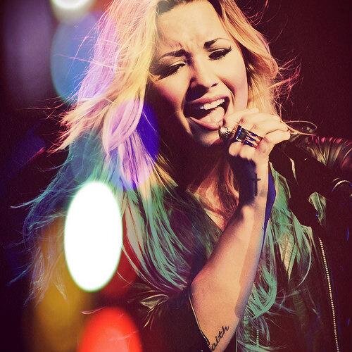 Sigam minha fan page no instagram ... @demetria_diwa1 e @world_all_girl