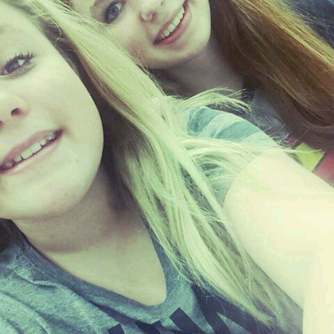 tessheijink's profile picture. Altijd lol met jee'  nooit echt ruzie' super speciaal meisjee'my best'je steunt me altijd ik ben je super dankbaar , iloveyou ♡ ^^^^^^^ neverforget xxxx anne