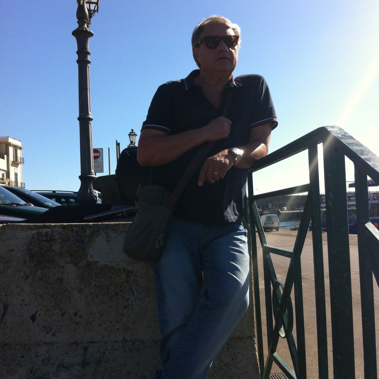 teodoroiannuzzi's profile picture. Non rammaricarti di quello che hai fatto se quando lo hai fatto eri felice