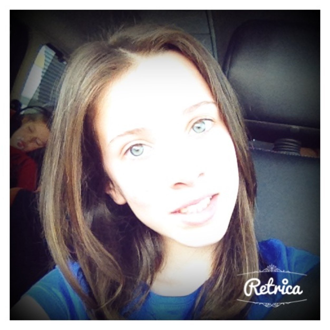 Salut moi c Clara je suis Directioner selenator mixer et vampette ❤️❤️et fiere de l'etre ❤️❤️❤️