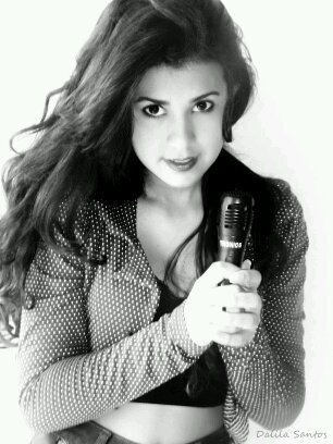 Sonho:Cantar com  @luansantana .Quem é fraco desiste quem é forte corre atras,quem é fã sonha! Since:11/08/12 Seguido por @luansantana __/__/__ ♛