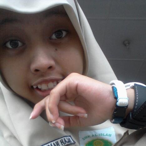 dibawa happy aja, apapun yang terjadi :D