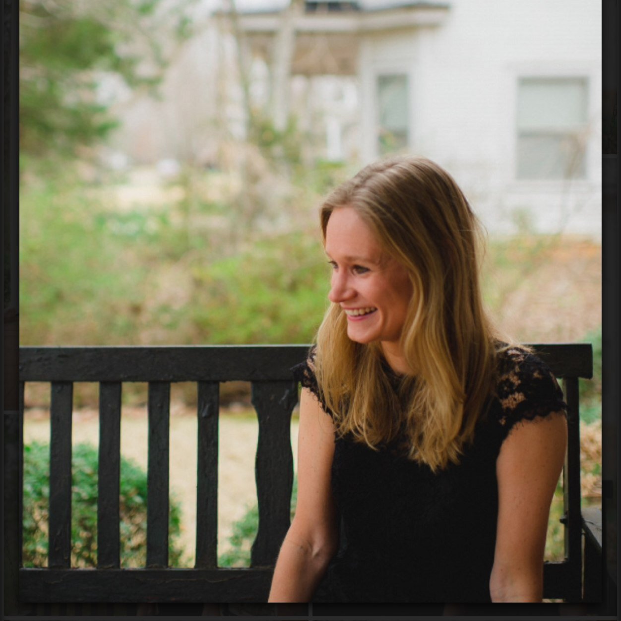 ferridaymansel's profile picture. lover of books & colored christmas lights