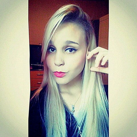 Perdi esse twitter ne sigam no meu novo @eaejenni_