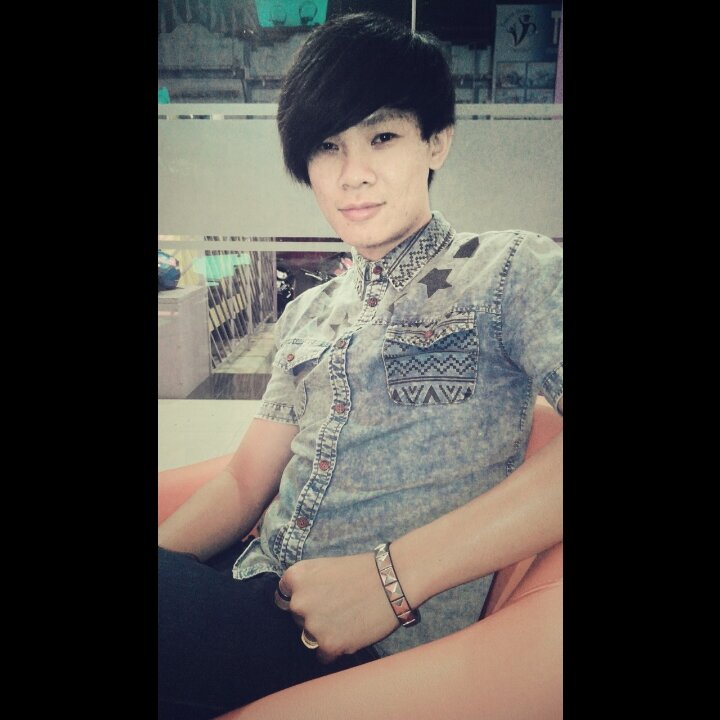 Love all about kpop,singing,dancing